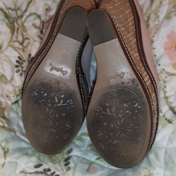 Wedges - Picture 2 of 4